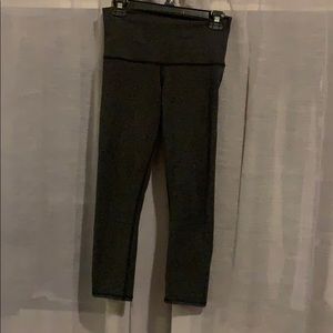 LULULEMON 3/4 charcoal leggings
